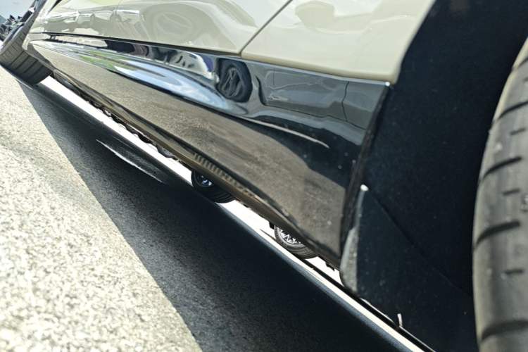 Used Xiaomi Auto SU7 2024 Four-Wheel Drive Ultra-Long Range Advanced Intelligent Driving Max Edition Left Side Sill