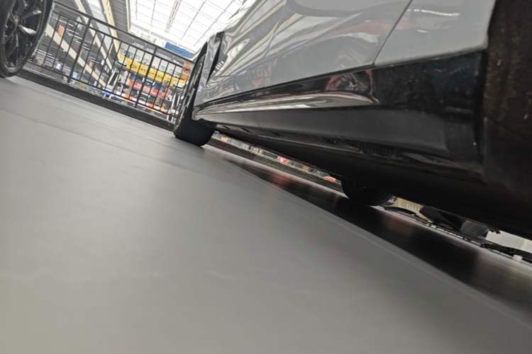Used Xiaomi Auto SU7 2024 Rear-Drive Long-Range Intelligent Driving Version Left Side Sill