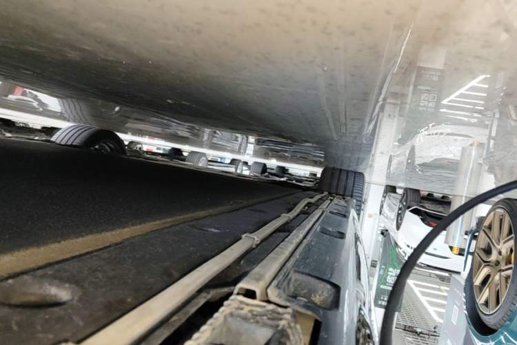 Used Xiaomi Auto SU7 2024 Four-Wheel Drive Ultra-Long Range Advanced Intelligent Driving Max Edition Left Side Sill