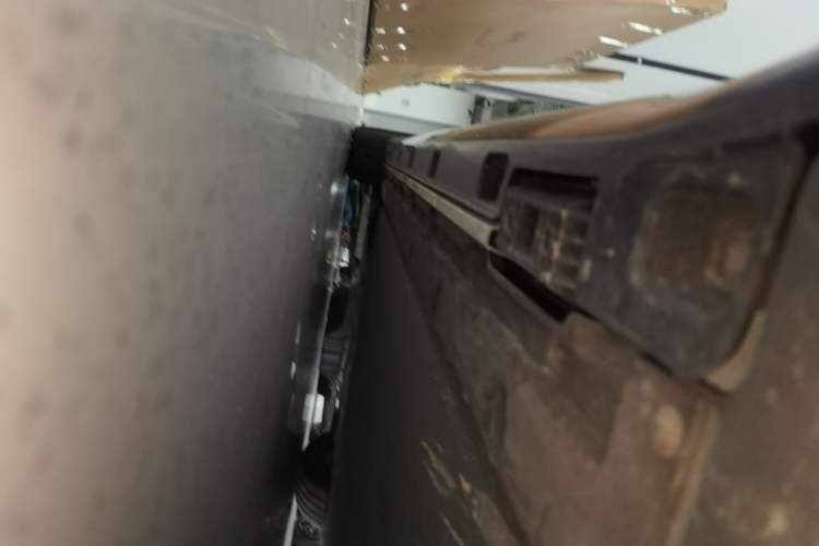 Used Xiaomi Auto SU7 2024 Rear-Drive Long-Range Intelligent Driving Version Left Side Sill