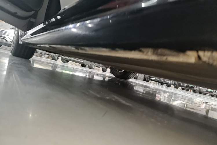Used Xiaomi Auto SU7 2024 Rear-Drive Long-Range Intelligent Driving Version Left Side Sill