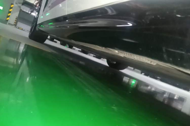Used Xiaomi Auto SU7 2024 Rear-Drive Long-Range Intelligent Driving Version Left Side Sill