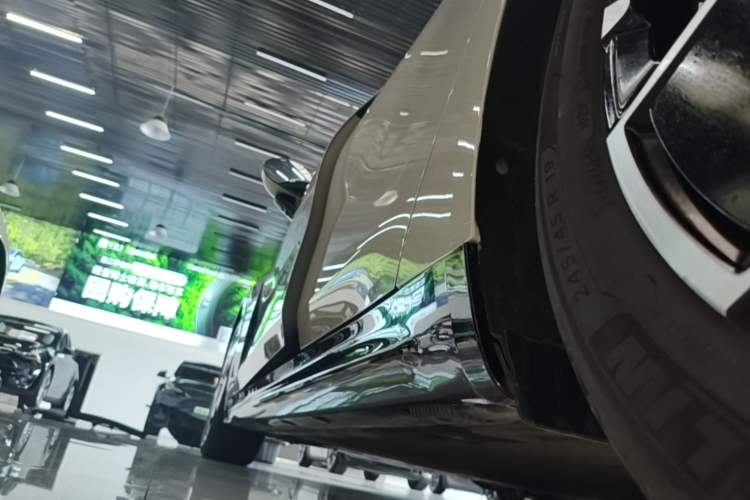Used Xiaomi Auto SU7 2024 Rear-Drive Long-Range Intelligent Driving Version Left Side Sill