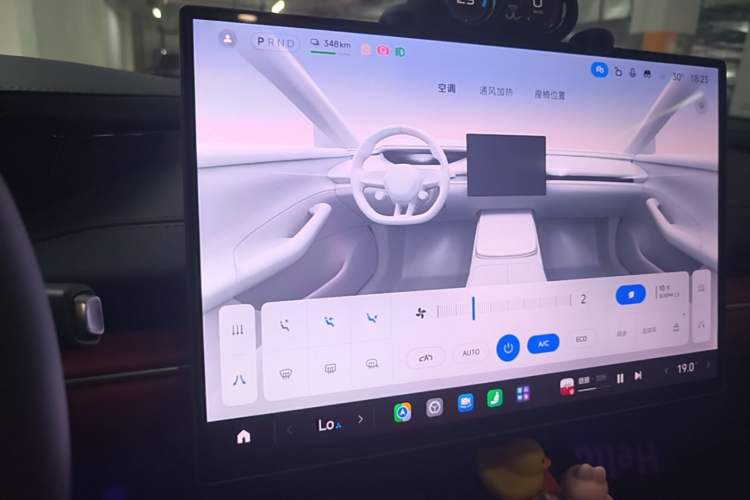 Used Xiaomi Auto SU7 2024 Rear-Drive Long-Range Intelligent Driving Version Odometer Close Up