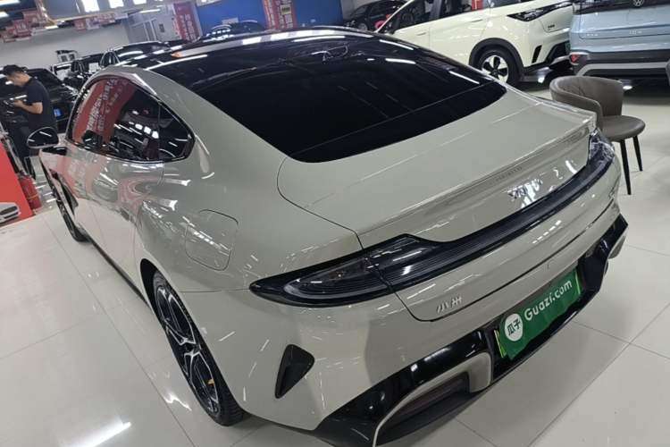 Used Xiaomi Auto SU7 2024 Rear-Drive Long-Range Intelligent Driving Version Rear Left 45 Deg