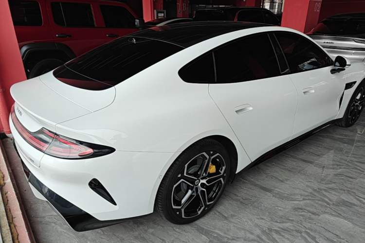 Used Xiaomi Auto SU7 2024 Rear-Drive Long-Range Intelligent Driving Version Rear Right 45 Deg