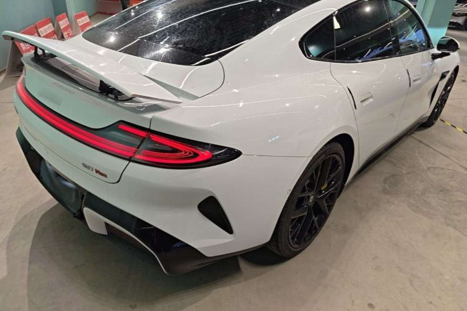 Used Xiaomi Auto SU7 2024 Four-Wheel Drive Ultra-Long Range Advanced Intelligent Driving Max Edition Rear Right 45 Deg