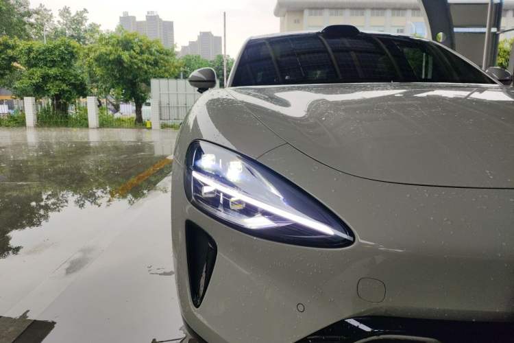 Used Xiaomi Auto SU7 2024 Rear-Drive Ultra-Long Range Advanced Pro-Level Intelligent Driving Version Right Front Headlight