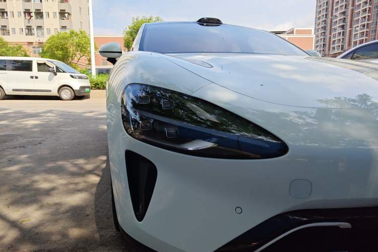 Used Xiaomi Auto SU7 2024 Rear-Drive Ultra-Long Range Advanced Pro-Level Intelligent Driving Version Right Front Headlight