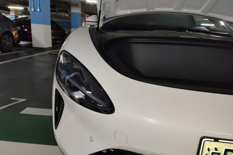 Used Xiaomi Auto SU7 2024 Rear-Drive Long-Range Intelligent Driving Version Right Front Headlight
