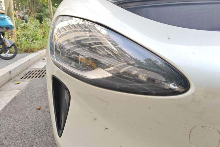 Used Xiaomi Auto SU7 2024 Rear-Drive Long-Range Intelligent Driving Version Right Front Headlight