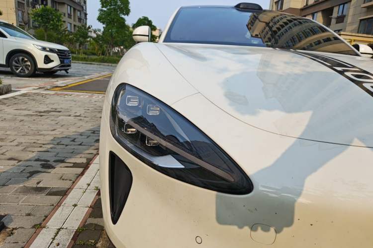 Used Xiaomi Auto SU7 2024 Four-Wheel Drive Ultra-Long Range Advanced Intelligent Driving Max Edition Right Front Headlight