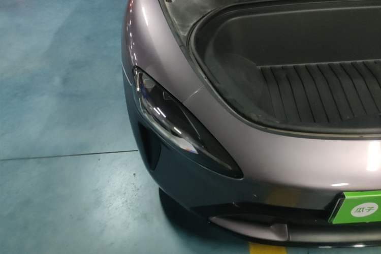 Used Xiaomi Auto SU7 2024 Four-Wheel Drive Ultra-Long Range Advanced Intelligent Driving Max Edition Right Front Headlight