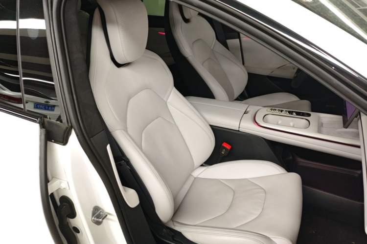 Used Xiaomi Auto SU7 2024 Four-Wheel Drive Ultra-Long Range Advanced Intelligent Driving Max Edition Right Front Seat