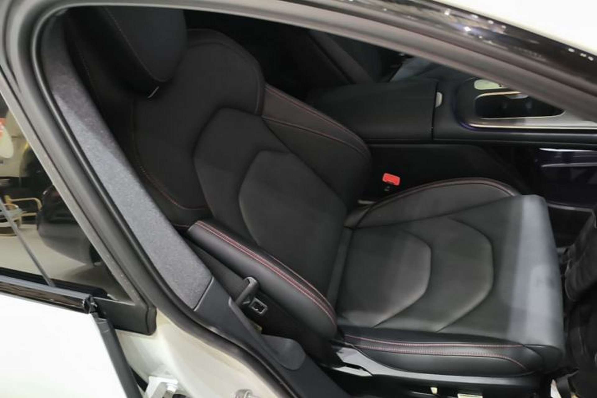 Used Xiaomi Auto SU7 2024 Rear-Drive Ultra-Long Range Advanced Pro-Level Intelligent Driving Version Right Front Seat