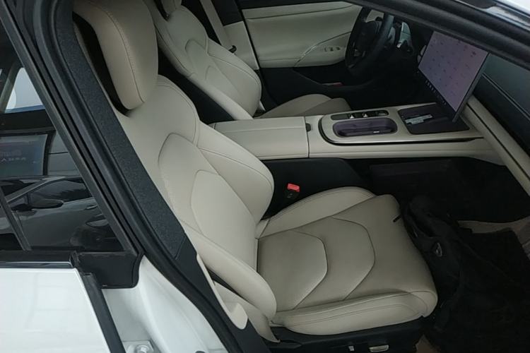 Used Xiaomi Auto SU7 2024 Rear-Drive Long-Range Intelligent Driving Version Right Front Seat