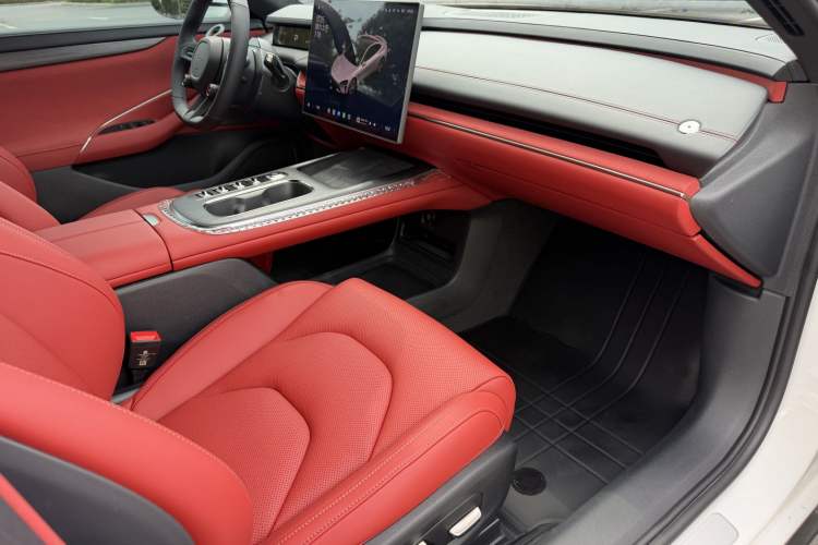 Used Xiaomi Auto SU7 2024 Four-Wheel Drive Ultra-Long Range Advanced Intelligent Driving Max Edition Right Front Seat