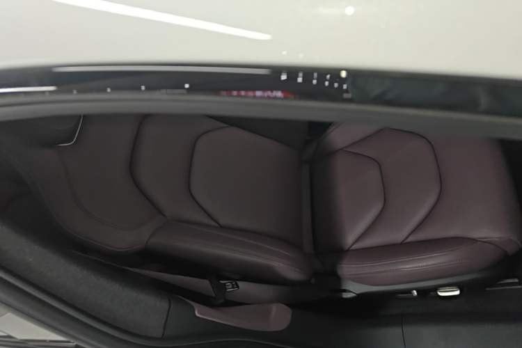 Used Xiaomi Auto SU7 2024 Rear-Drive Long-Range Intelligent Driving Version Right Front Seat