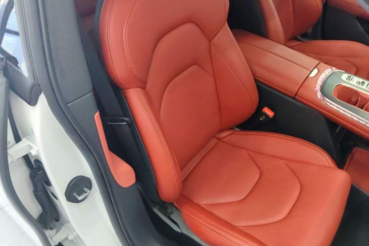 Used Xiaomi Auto SU7 2024 Four-Wheel Drive Ultra-Long Range Advanced Intelligent Driving Max Edition Right Front Seat