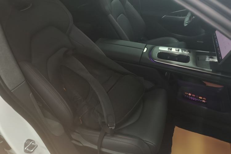 Used Xiaomi Auto SU7 2024 Rear-Drive Ultra-Long Range Advanced Pro-Level Intelligent Driving Version Right Front Seat