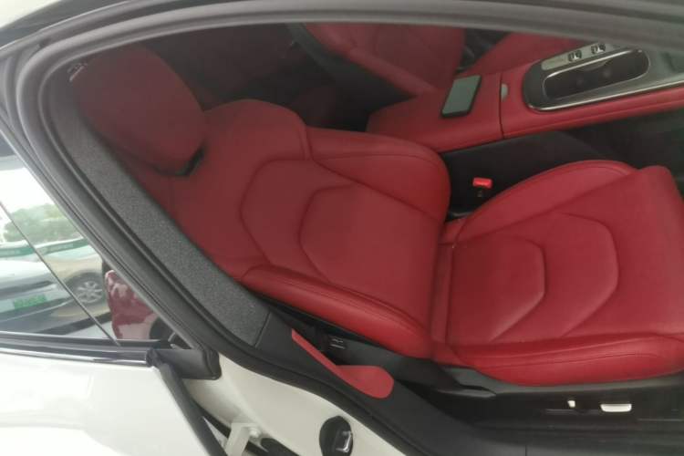 Used Xiaomi Auto SU7 2024 Rear-Drive Long-Range Intelligent Driving Version Right Front Seat