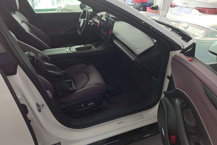 Used Xiaomi Auto SU7 2024 Rear-Drive Long-Range Intelligent Driving Version Right Front Seat