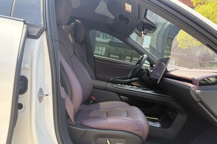 Used Xiaomi Auto SU7 2024 Rear-Drive Ultra-Long Range Advanced Pro-Level Intelligent Driving Version Right Front Seat