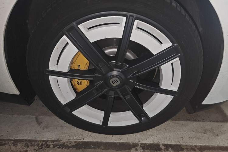 Used Xiaomi Auto SU7 2024 Rear-Drive Long-Range Intelligent Driving Version Right Front Wheel Hub