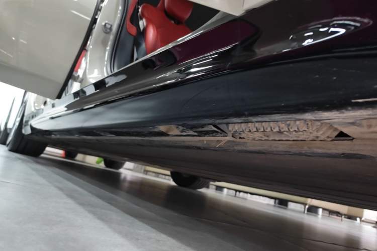 Used Xiaomi Auto SU7 2024 Rear-Drive Long-Range Intelligent Driving Version Right Side Sill