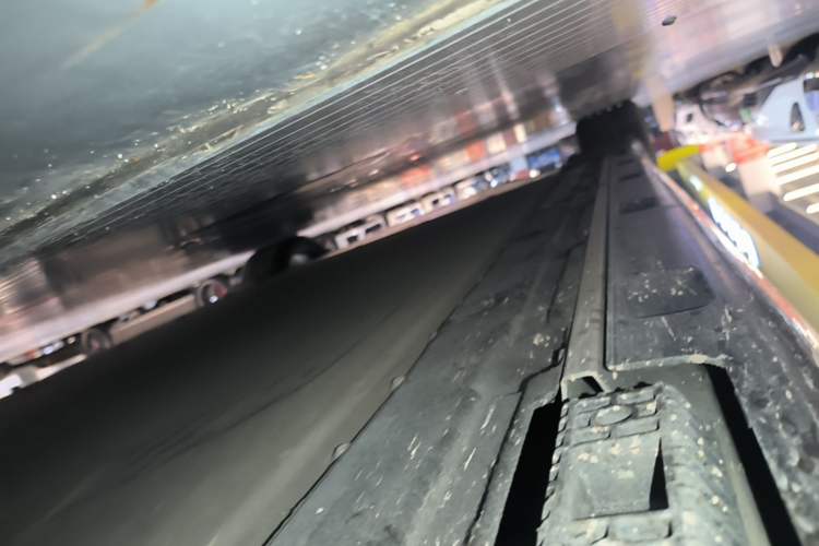 Used Xiaomi Auto SU7 2024 Rear-Drive Long-Range Intelligent Driving Version Right Side Sill