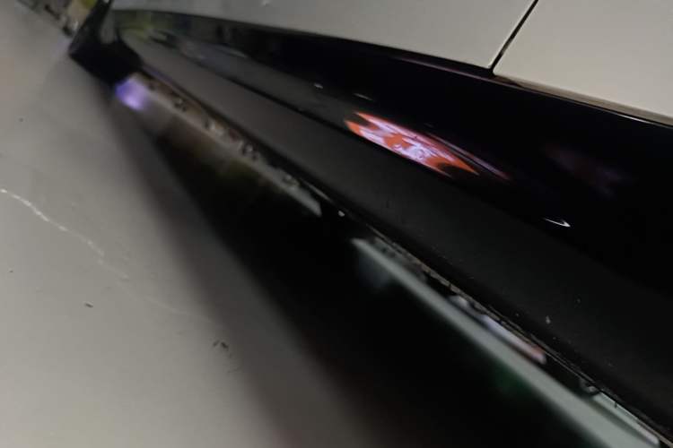 Used Xiaomi Auto SU7 2024 Rear-Drive Ultra-Long Range Advanced Pro-Level Intelligent Driving Version Right Side Sill