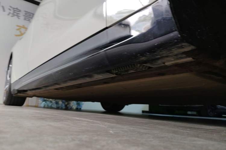 Used Xiaomi Auto SU7 2024 Rear-Drive Long-Range Intelligent Driving Version Right Side Sill