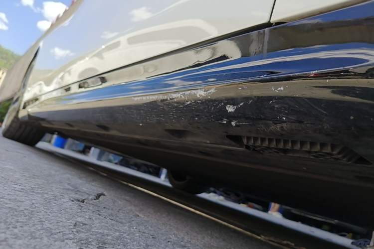 Used Xiaomi Auto SU7 2024 Four-Wheel Drive Ultra-Long Range Advanced Intelligent Driving Max Edition Right Side Sill