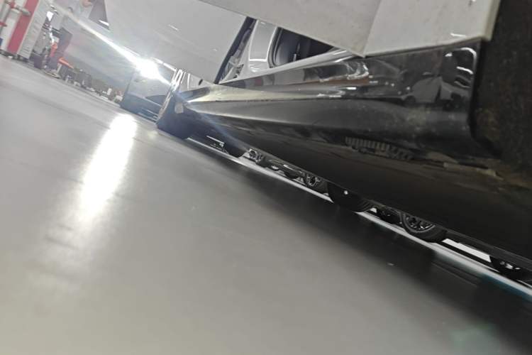 Used Xiaomi Auto SU7 2024 Rear-Drive Long-Range Intelligent Driving Version Right Side Sill
