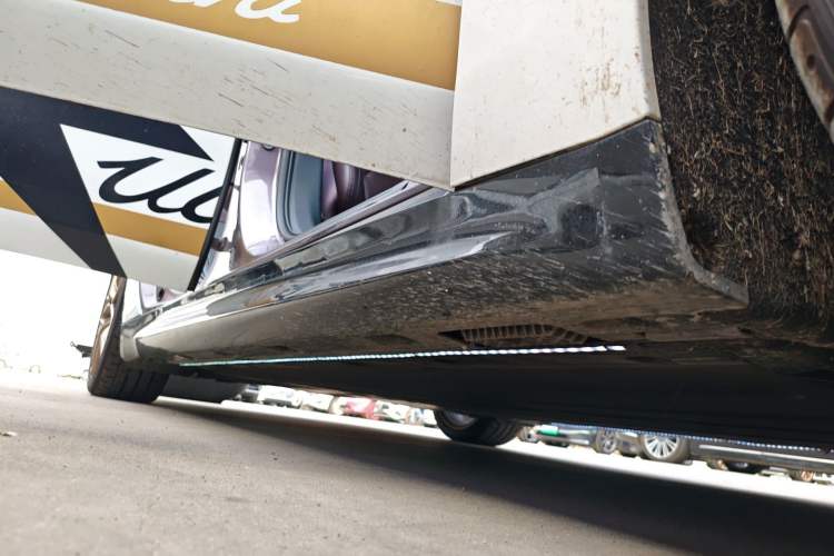Used Xiaomi Auto SU7 2024 Rear-Drive Standard Founder Edition Right Side Sill