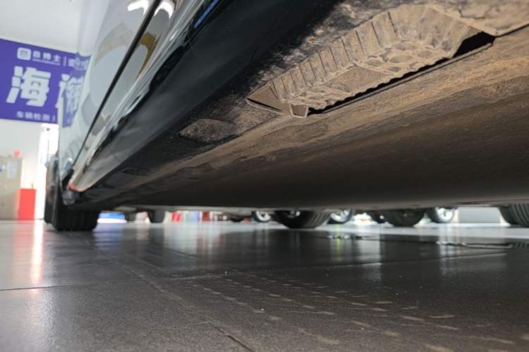 Used Xiaomi Auto SU7 2024 Rear-Drive Long-Range Intelligent Driving Version Right Side Sill