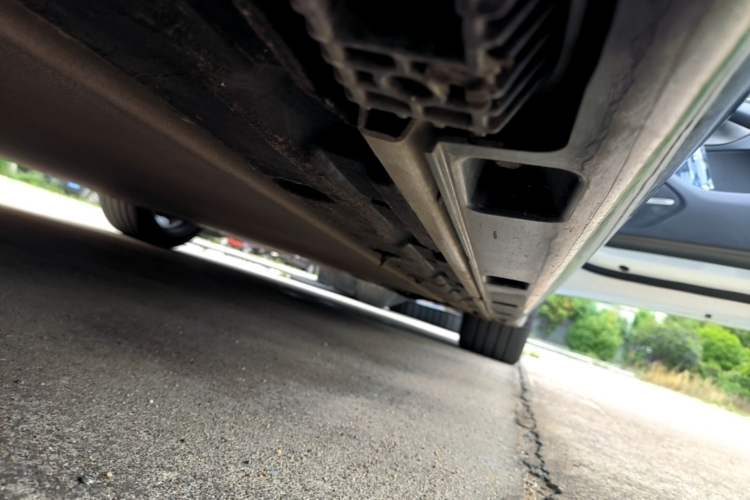 Used Xiaomi Auto SU7 2024 Four-Wheel-Drive Max Founder's Edition Right Side Sill