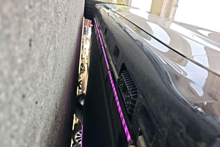 Used Xiaomi Auto SU7 2024 Four-Wheel Drive Ultra-Long Range Advanced Intelligent Driving Max Edition Right Side Sill