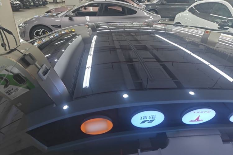 Used Xiaomi Auto SU7 2024 Rear-Drive Long-Range Intelligent Driving Version Roof