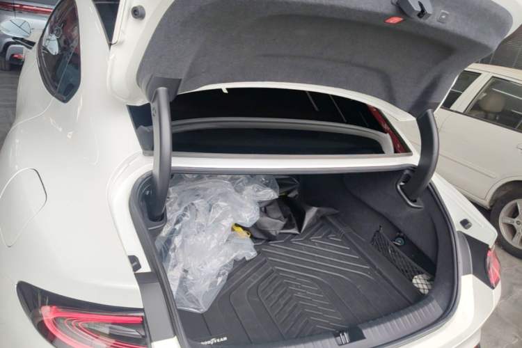 Used Xiaomi Auto SU7 2024 Rear-Drive Long-Range Intelligent Driving Version Trunk