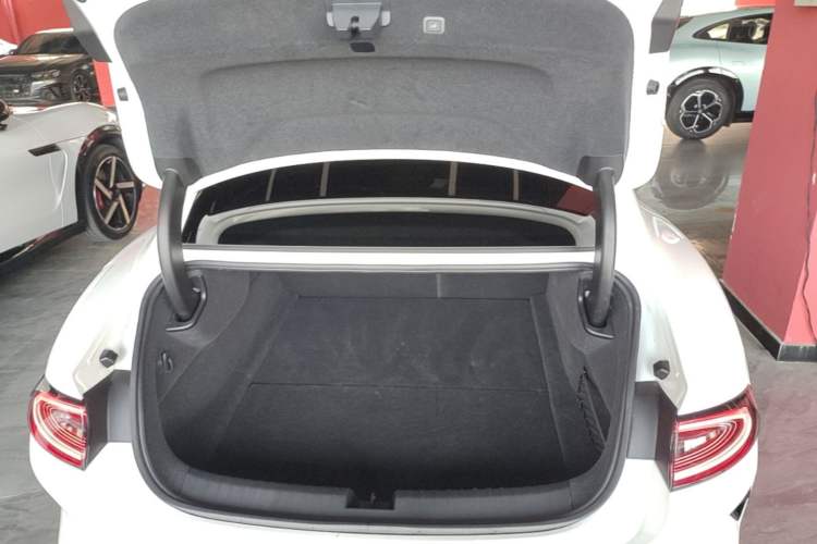 Used Xiaomi Auto SU7 2024 Rear-Drive Long-Range Intelligent Driving Version Trunk