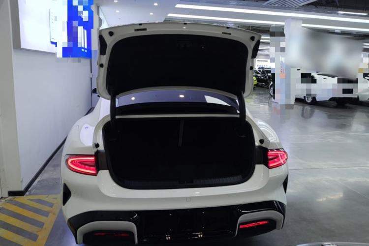 Used Xiaomi Auto SU7 2024 Four-Wheel Drive Ultra-Long Range Advanced Intelligent Driving Max Edition Trunk