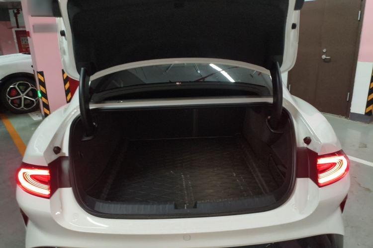Used Xiaomi Auto SU7 2024 Four-Wheel Drive Ultra-Long Range Advanced Intelligent Driving Max Edition Trunk