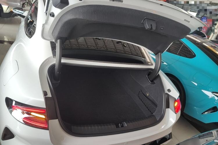 Used Xiaomi Auto SU7 2024 Four-Wheel Drive Ultra-Long Range Advanced Intelligent Driving Max Edition Trunk