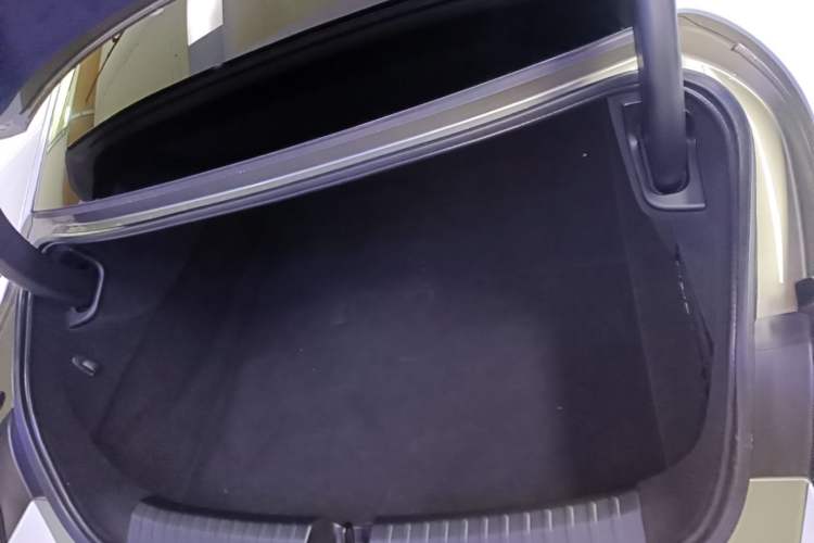 Used Xiaomi Auto SU7 2024 Four-Wheel Drive Ultra-Long Range Advanced Intelligent Driving Max Edition Trunk