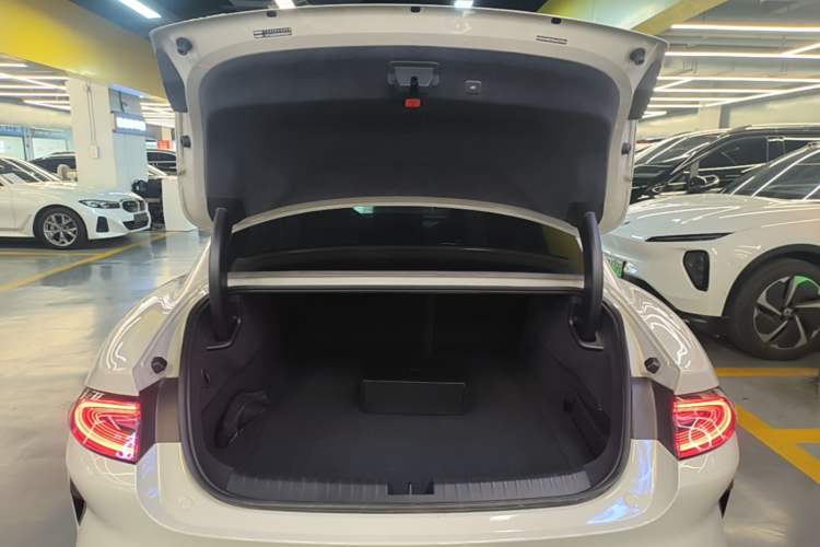 Used Xiaomi Auto SU7 2024 Rear-Drive Long-Range Intelligent Driving Version Trunk