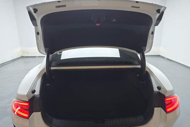 Used Xiaomi Auto SU7 2024 Rear-Drive Long-Range Intelligent Driving Version Trunk