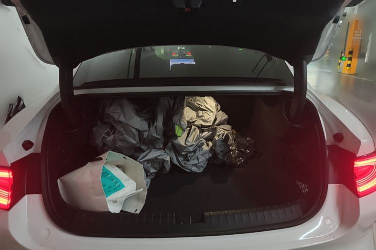 Used Xiaomi Auto SU7 2024 Rear-Drive Long-Range Intelligent Driving Version Trunk
