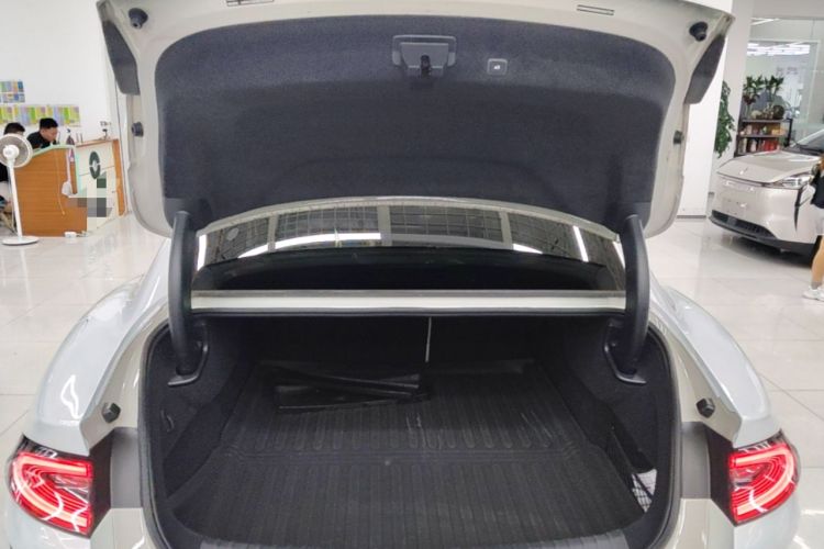 Used Xiaomi Auto SU7 2024 Four-Wheel Drive Ultra-Long Range Advanced Intelligent Driving Max Edition Trunk