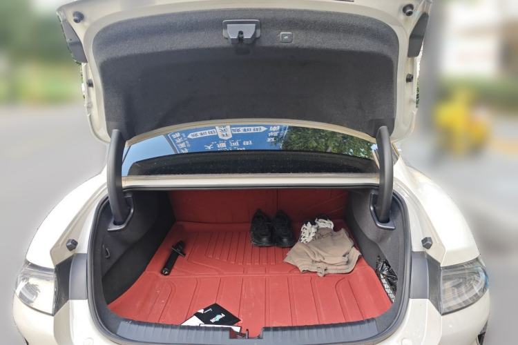 Used Xiaomi Auto SU7 2024 Rear-Drive Long-Range Intelligent Driving Version Trunk